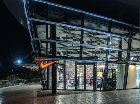 morgenmantel herren nike|Nike Factory Stores.